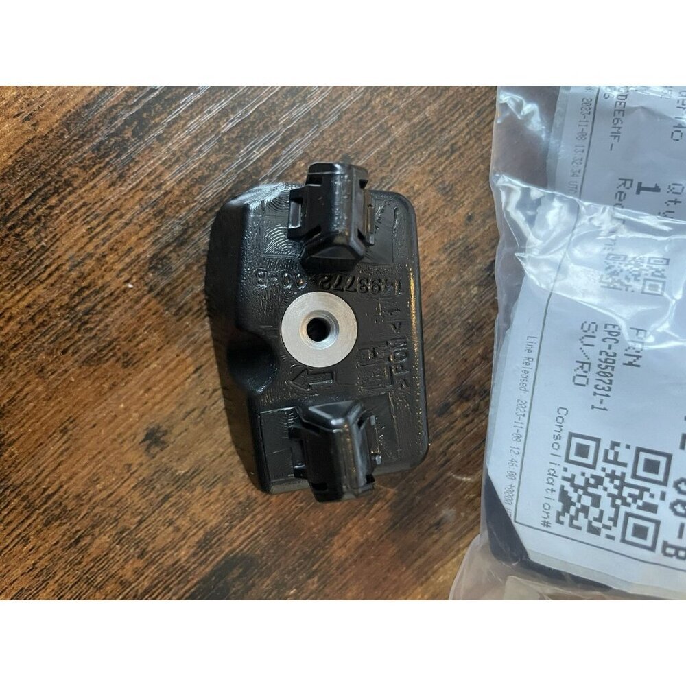 Tesla Model Y Fender Bracket Right Passenger Side OEM – Part #1493773‑00‑B